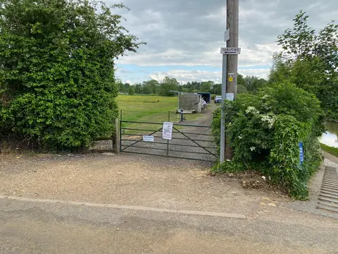 The Bridge Meadow field gate on the road into Cropredy